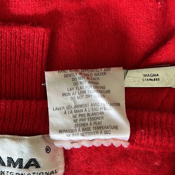 GUC Brama International vintage red sweater - Picture 4 of 6